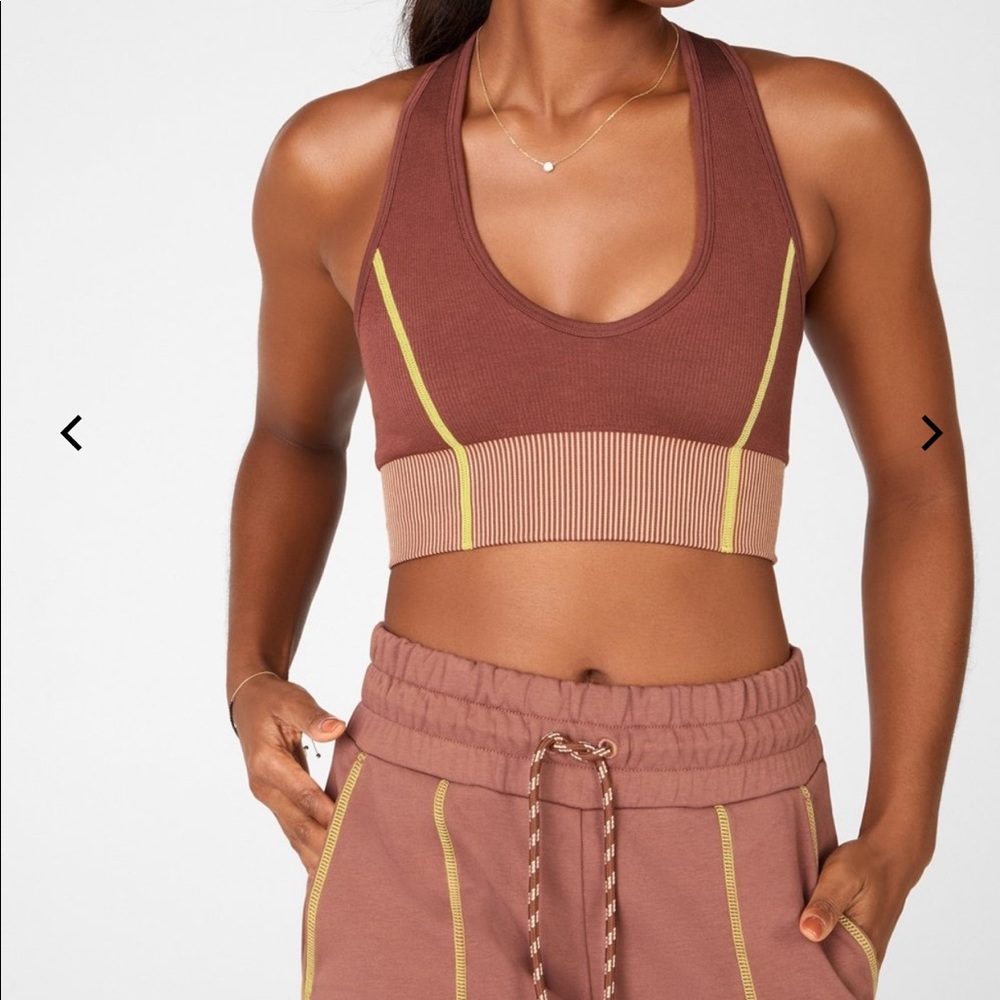🥳2/$100🥳 Fabletics Iris sweatpants and Jameela Seamless Midi Bra set